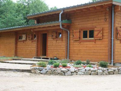 Maison bois dans les bois de Montjoire